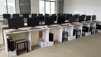 高等職業(yè)技術學校廢舊電腦網(wǎng)絡拍賣公告